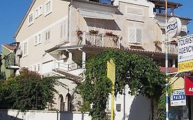 Rooms And Apartments Palma B&B